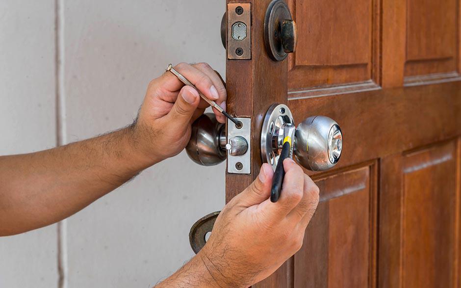 métier serrurier prix changement serrure Paris 2